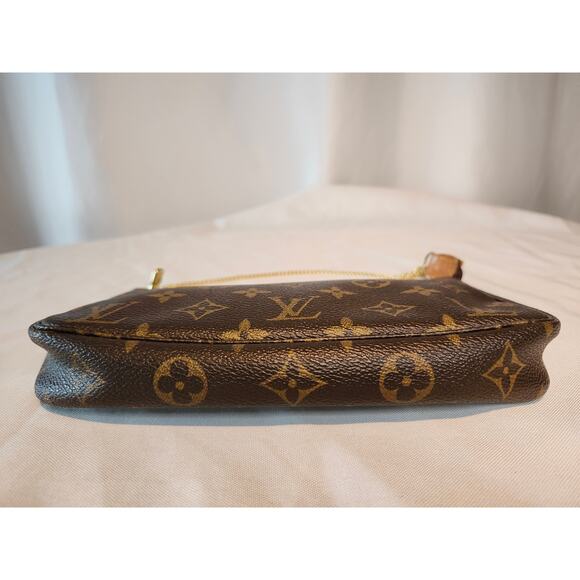 Louis Vuitton Pochette Accessoires Monogram LV Canvas Shoulder Bag Vintage - Picture 9 of 15